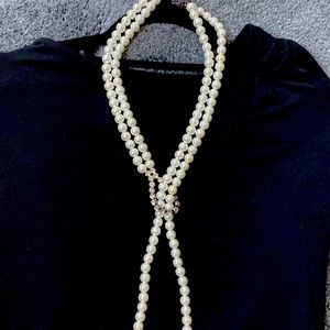 WHBM PEARL NECKLACE
